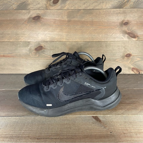 Nike downshifter 12 Mens size 8 shoes black athletic running sneakers - Picture 1 of 8
